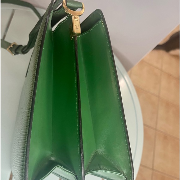 COPY - LOUIS VUITTON Epi Capucines Shoulder Bag Green - Picture 3 of 14